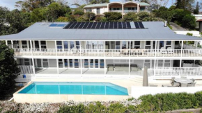 Salt Deck - The Upper Deck Accom Holiday, Avoca Beach